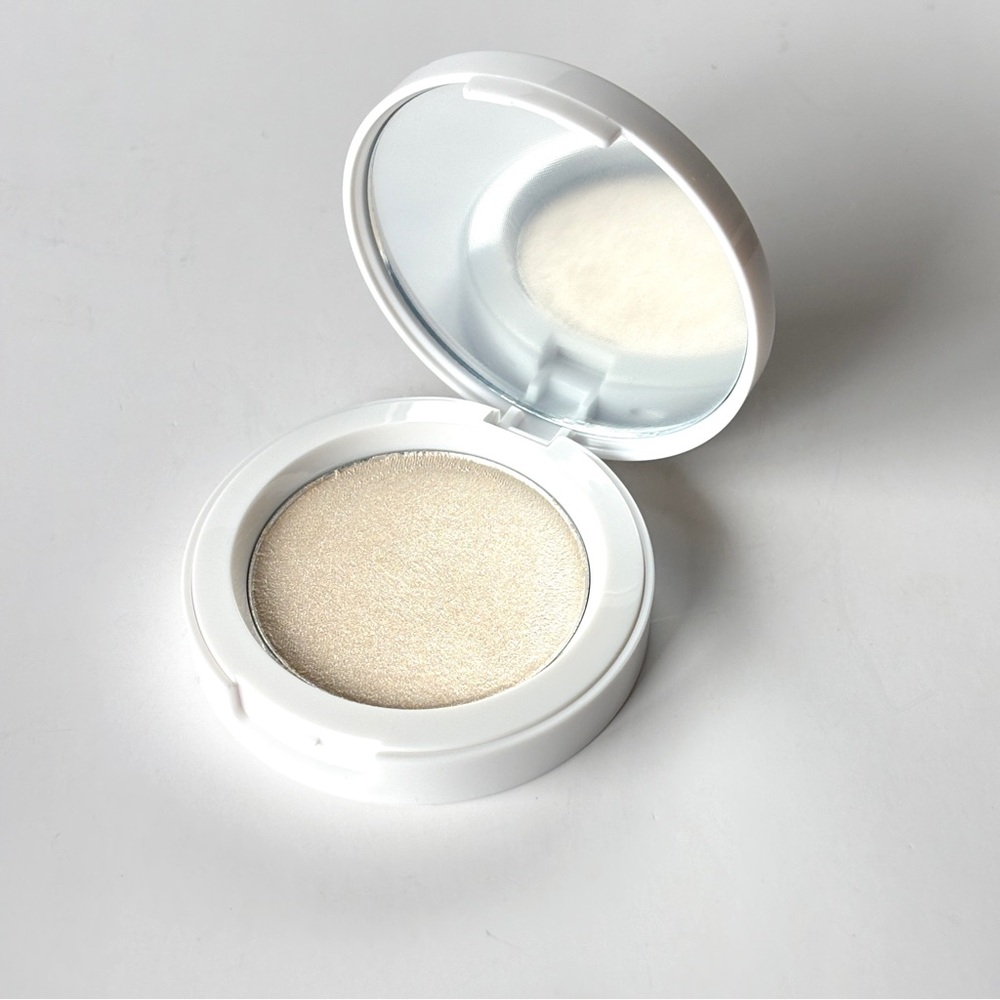 3/$25 FARAH Highlighter in Zahra - Picture 4 of 6